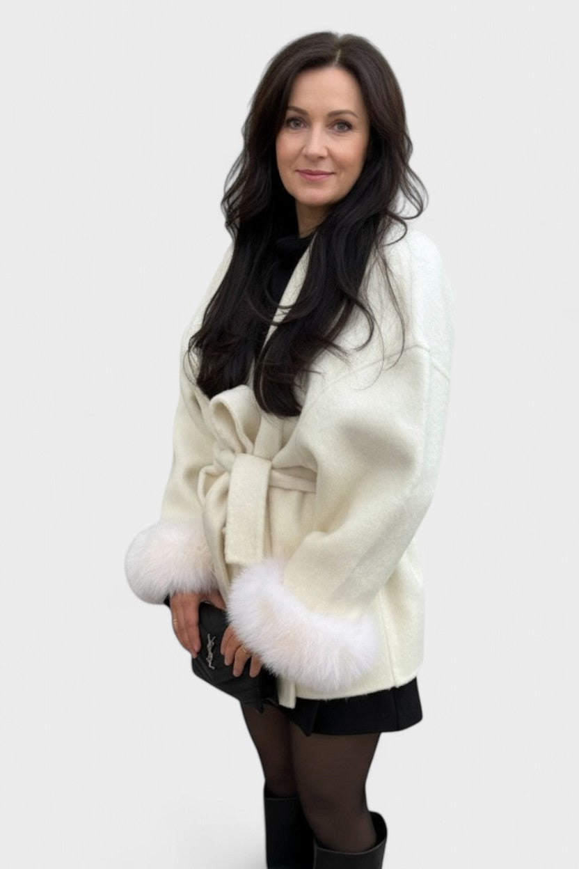 Dagmar | Elegant frakke med økopels
