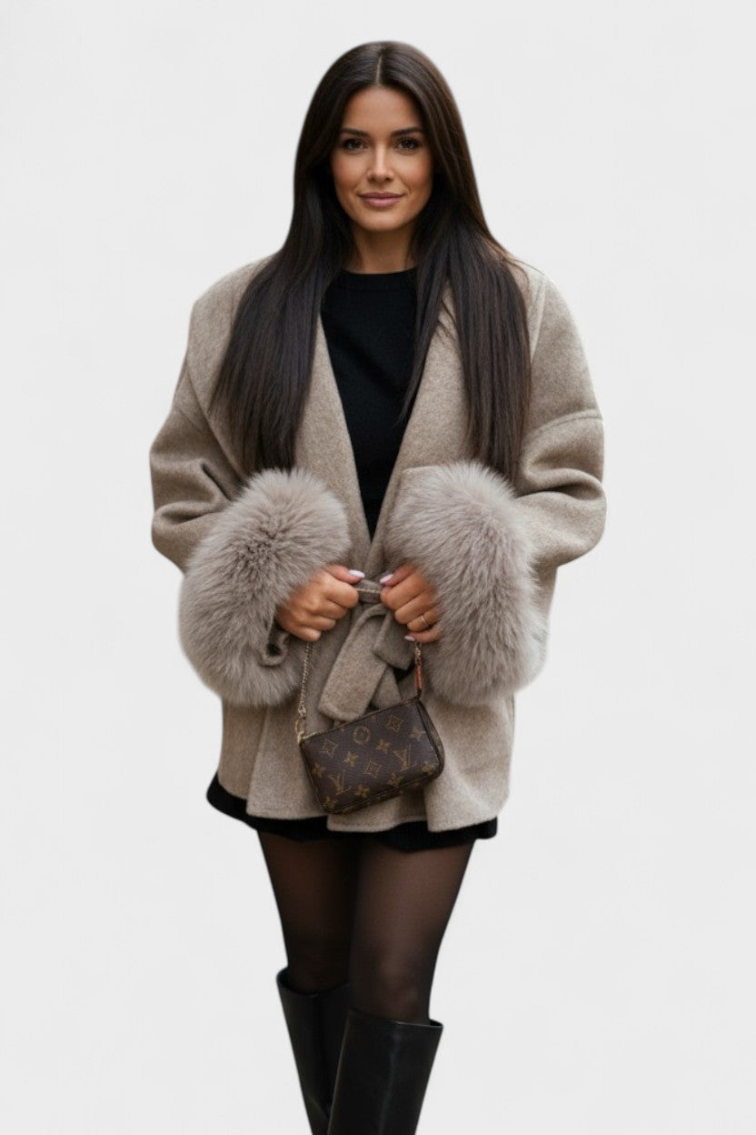 Dagmar | Elegant frakke med økopels